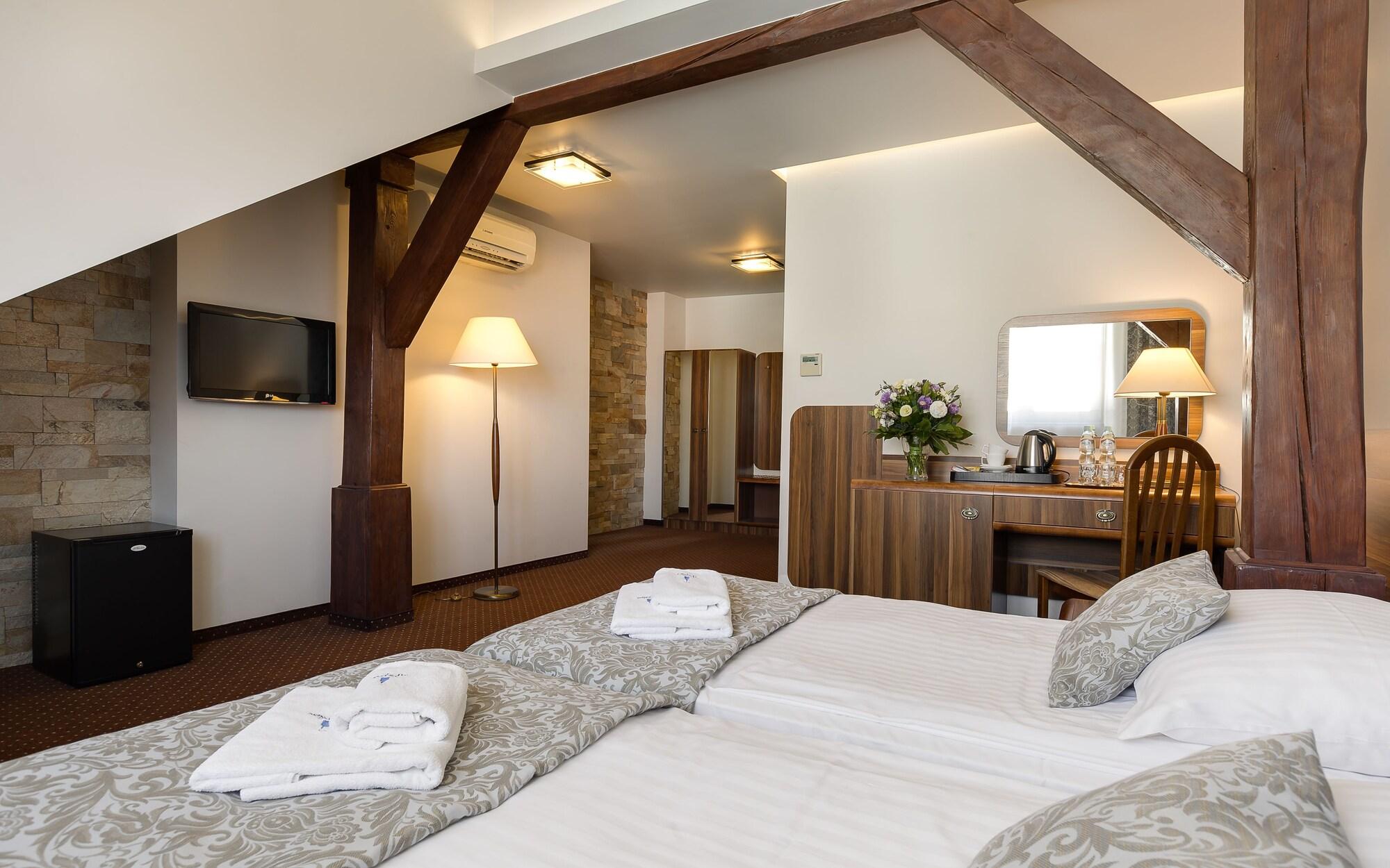 Hotel Wit Stwosz คราคูฟ ภายนอก รูปภาพ
