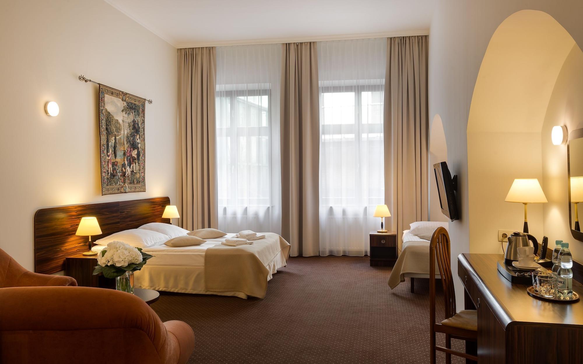 Hotel Wit Stwosz คราคูฟ ภายนอก รูปภาพ