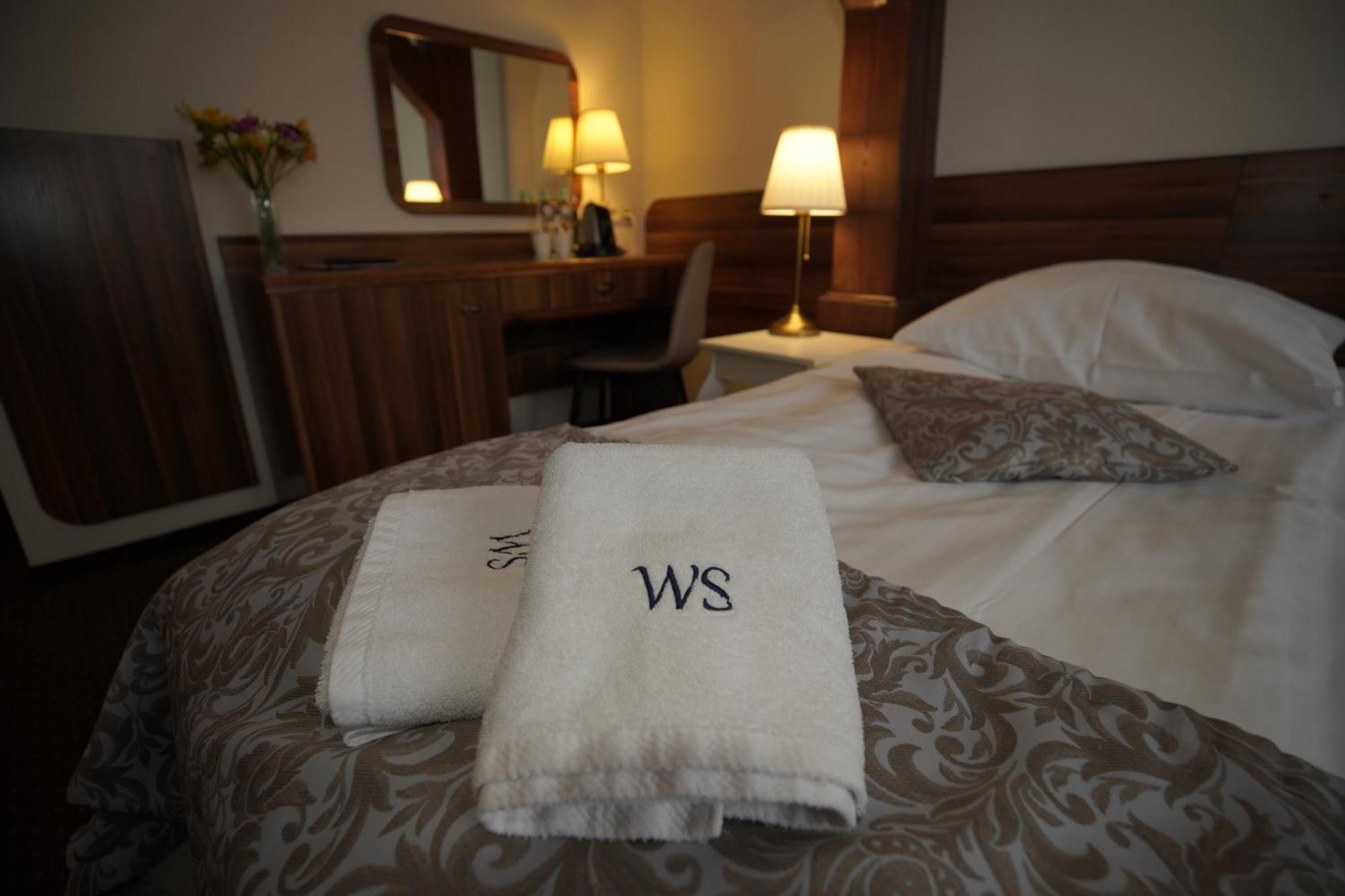 Hotel Wit Stwosz คราคูฟ ภายนอก รูปภาพ